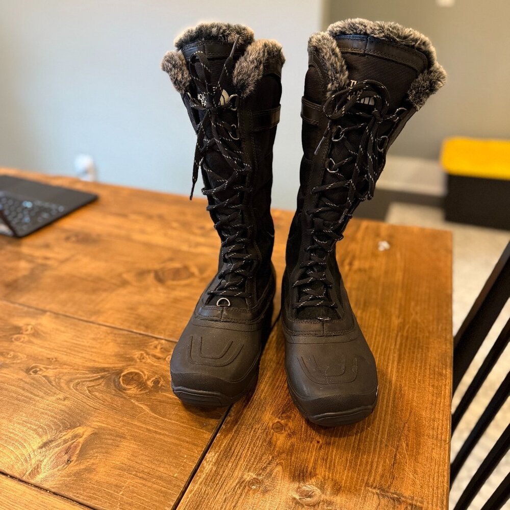 THE NORTH FACE Women's Mid Insulated Snow Boot- Like New